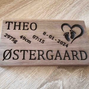 Personlig dåbs- og fødselstavle i træ